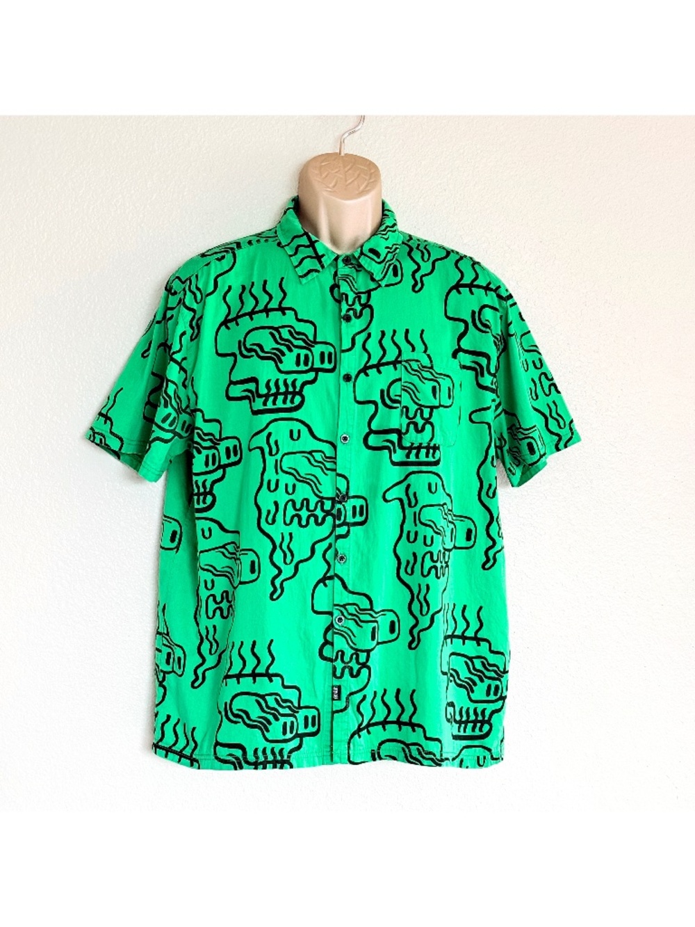 Lazy Oaf Mens Green Weird Faces Streetwear Button Up Short Sleeve Shirt Sz L